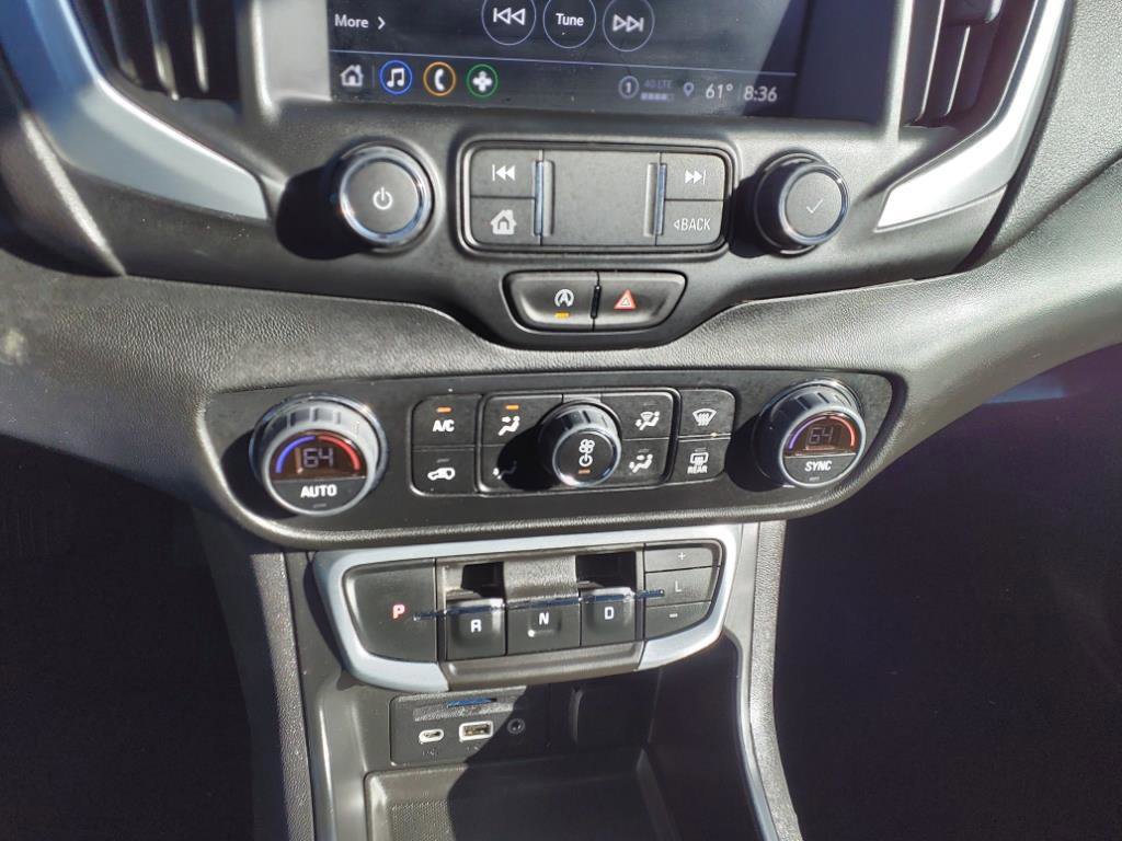 Used 2023 GMC Terrain SLT image 18