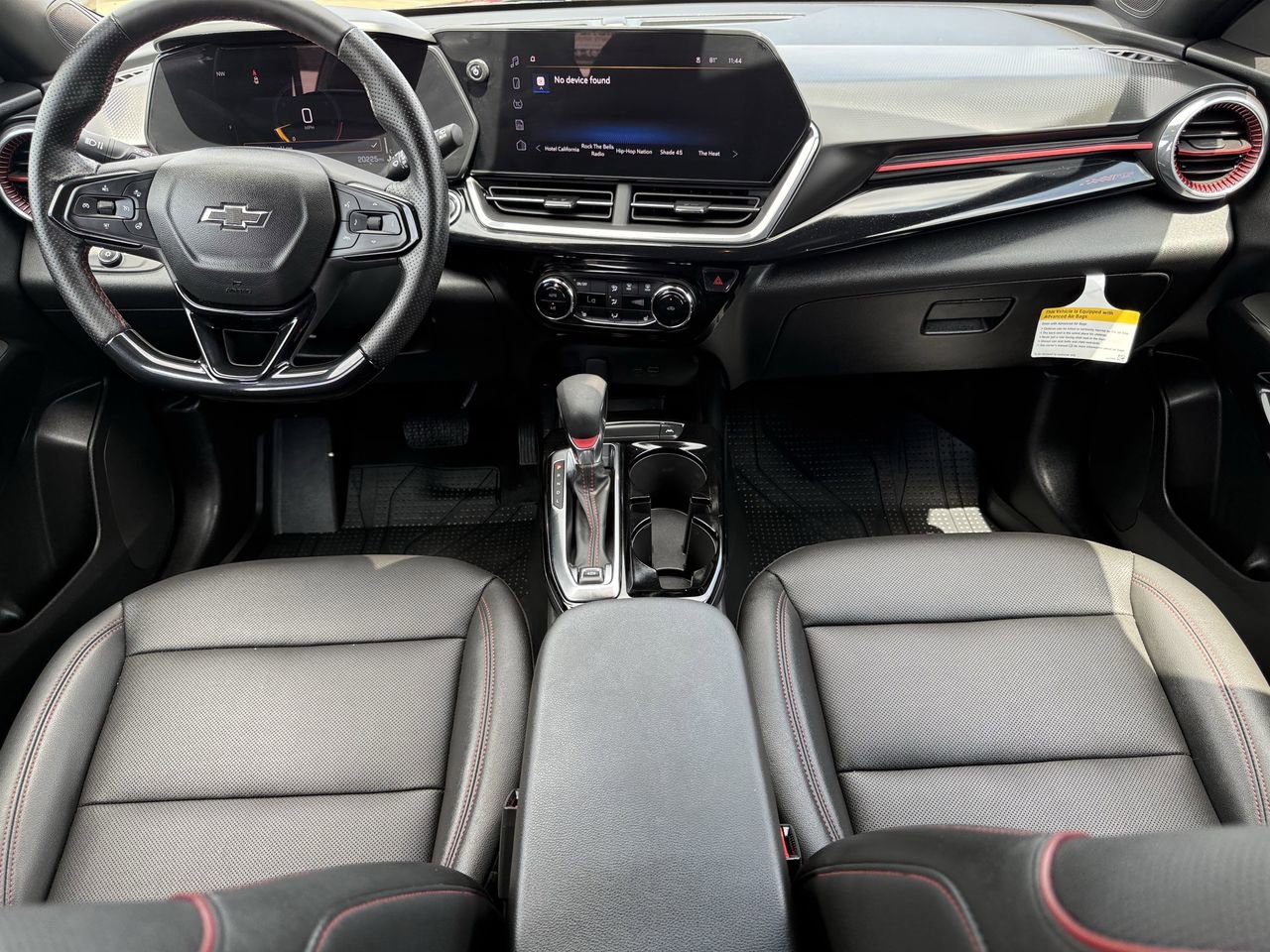Used 2024 Chevrolet Trax RS w/ Sunroof Package FWD image 9