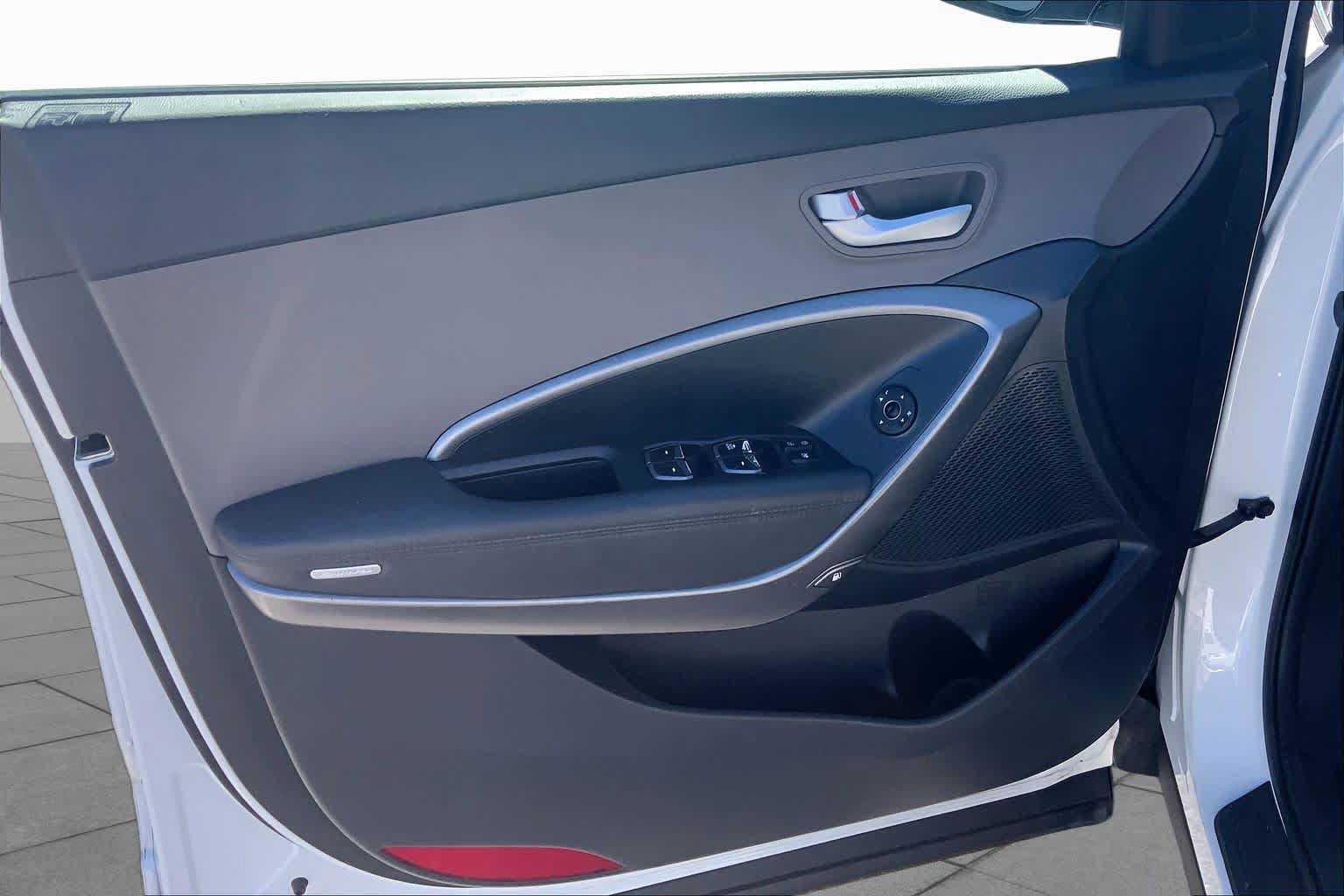 Used 2018 Hyundai Santa Fe Sport FWD image 22