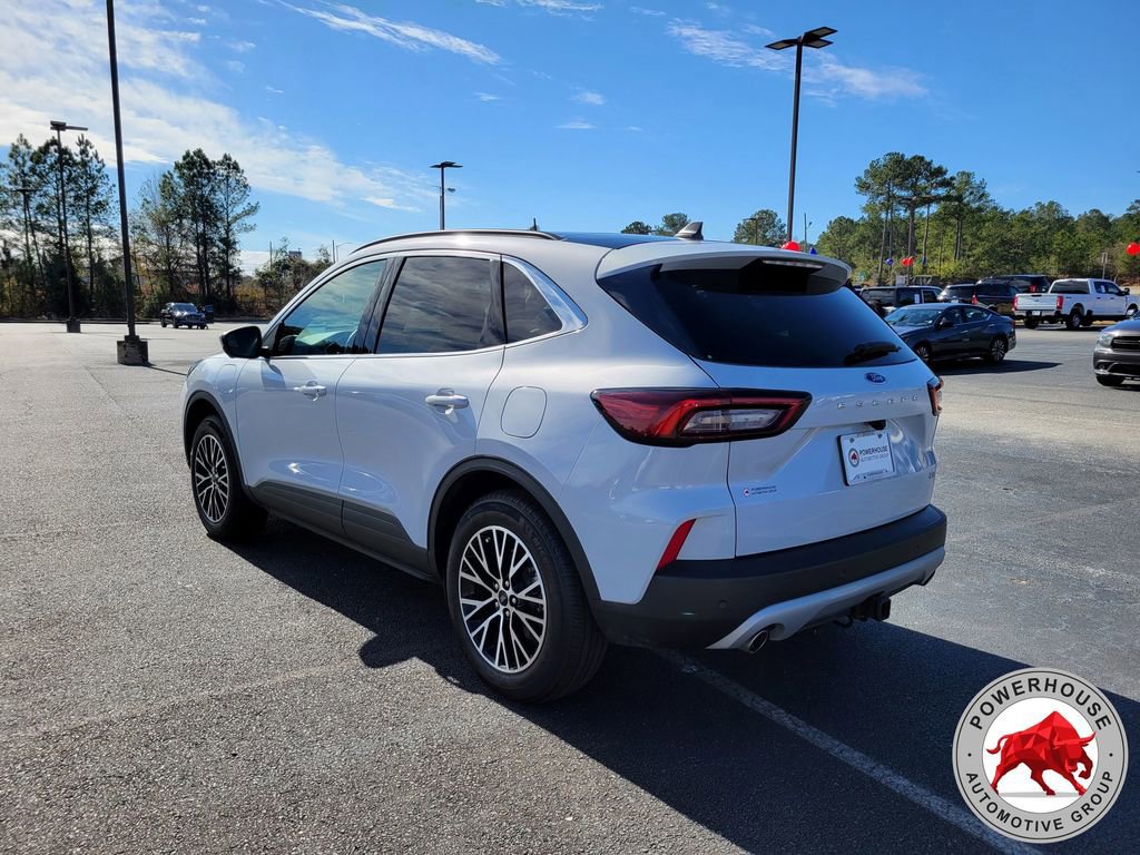 Certified 2025 Ford Escape SE w/ PHEV Premium Package image 3