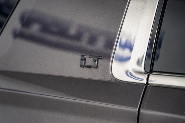 Used 2017 Chevrolet Suburban LT image 22