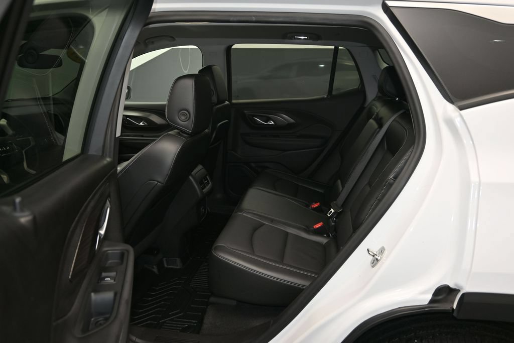 Used 2024 GMC Terrain SLT AWD/4WD image 15