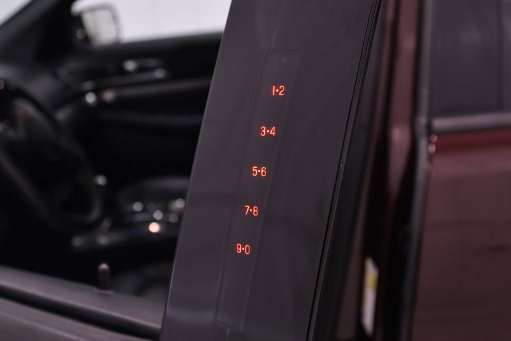 Certified 2018 Ford Explorer XLT w/ Equipment Group 202A image 42