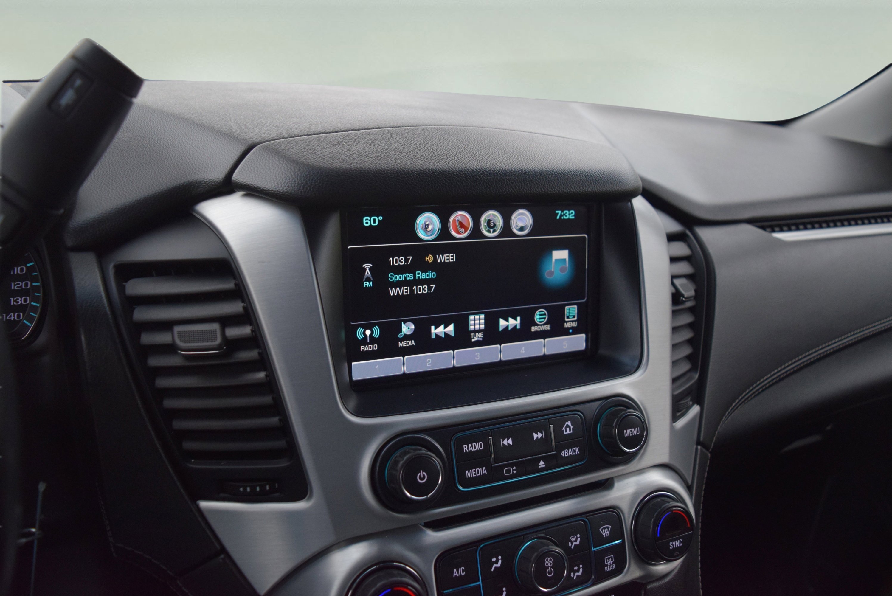 Used 2019 GMC Yukon XL SLE w/ SLE Value Package AWD/4WD image 16