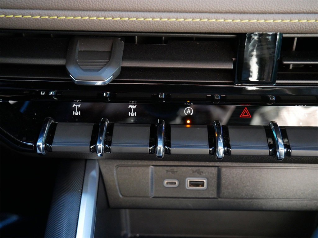 Used 2024 Chevrolet Colorado ZR2 w/ ZR2 Bison Edition image 26