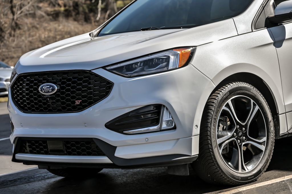 Certified 2022 Ford Edge ST w/ Equipment Group 401A AWD/4WD image 2