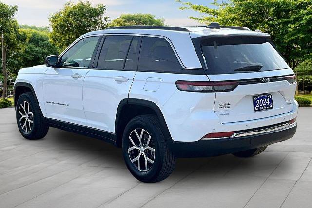 Used 2024 Jeep Grand Cherokee Limited AWD/4WD image 2