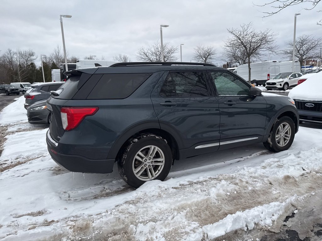Certified 2022 Ford Explorer XLT w/ Equipment Group 202A image 4