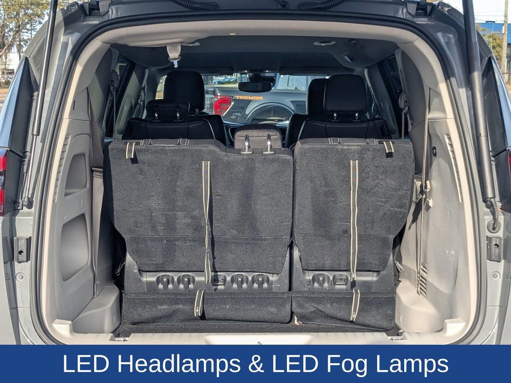 Used 2022 Chrysler Pacifica Touring-L image 14