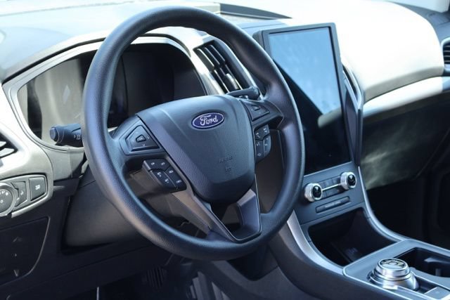 Certified 2022 Ford Edge SE w/ Black Appearance Package AWD/4WD image 12