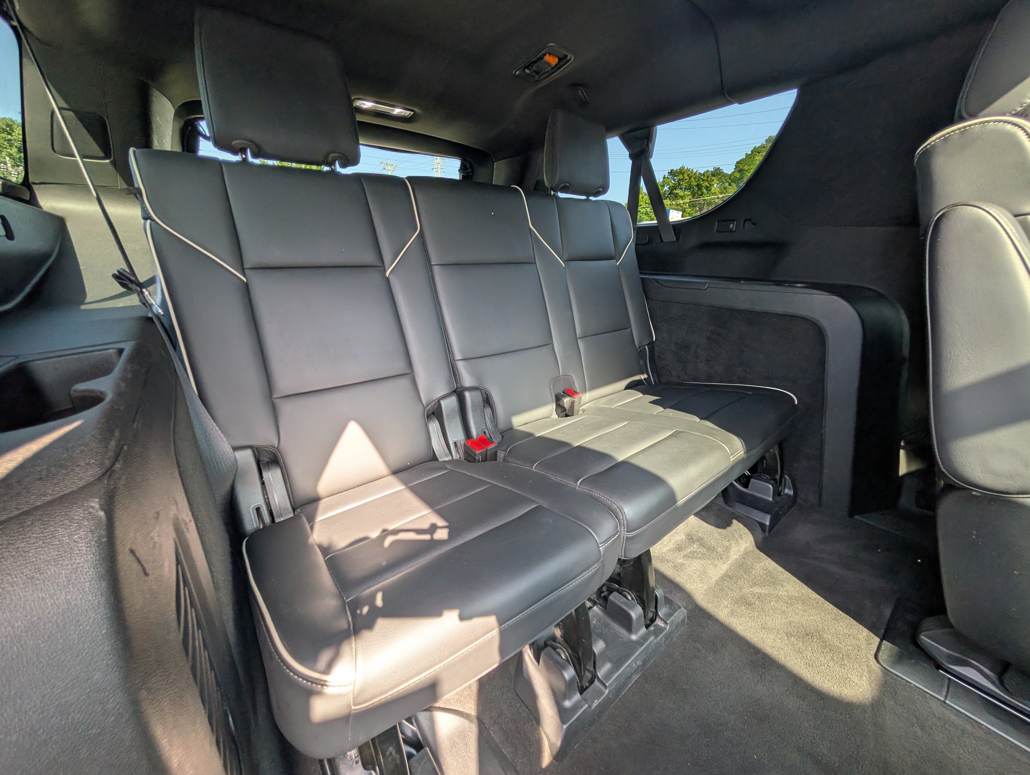 Used 2022 Cadillac Escalade ESV Sport AWD/4WD image 14