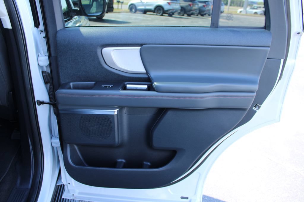 Certified 2025 Ford Expedition Active AWD/4WD image 23