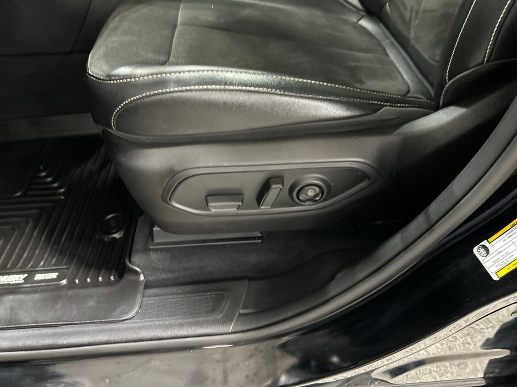 Used 2023 Jeep Grand Cherokee Altitude AWD/4WD image 11