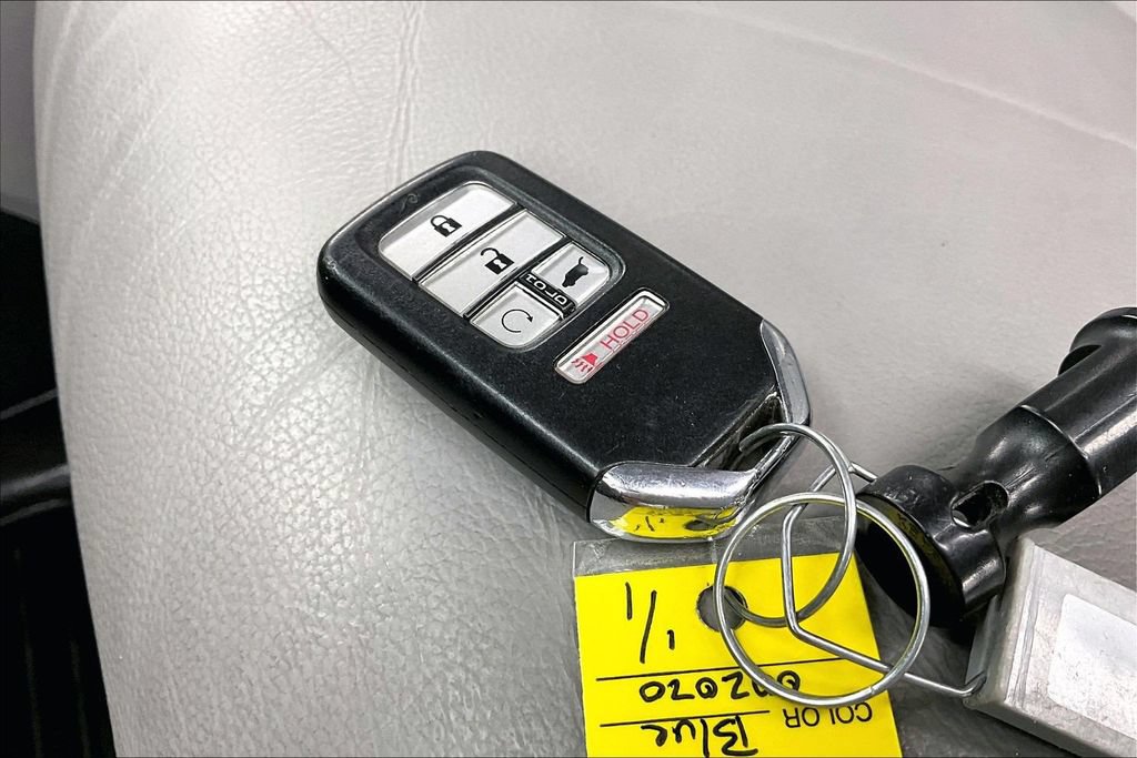 Used 2022 Honda Pilot Touring image 11