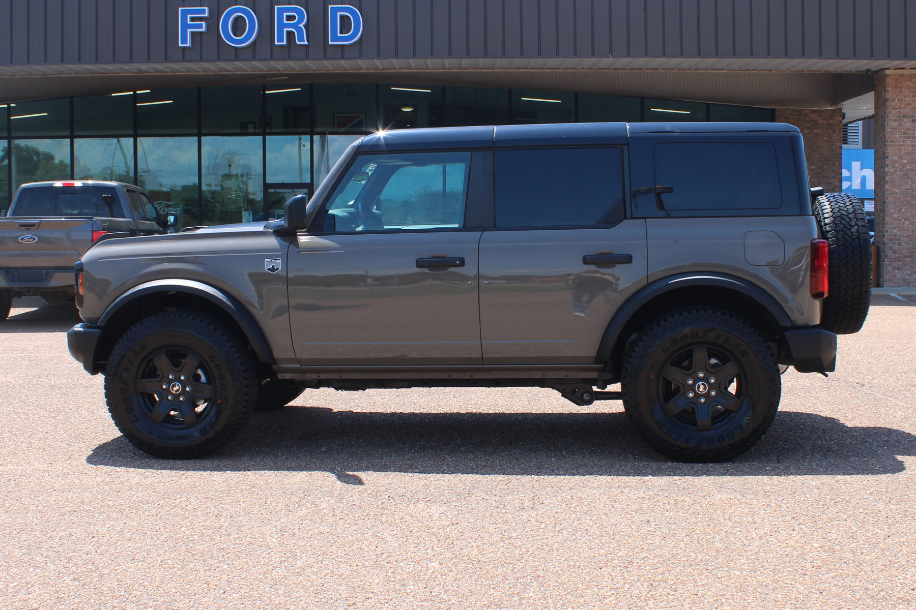 Certified 2025 Ford Bronco Big Bend AWD/4WD image 4