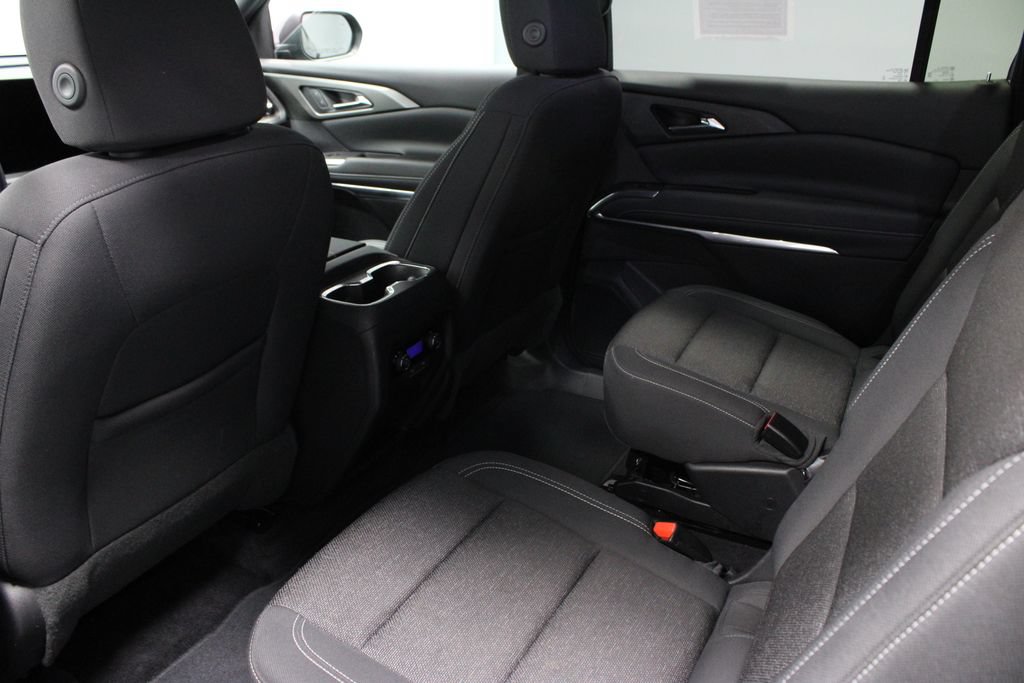 Used 2025 Chevrolet Traverse LT AWD/4WD image 21