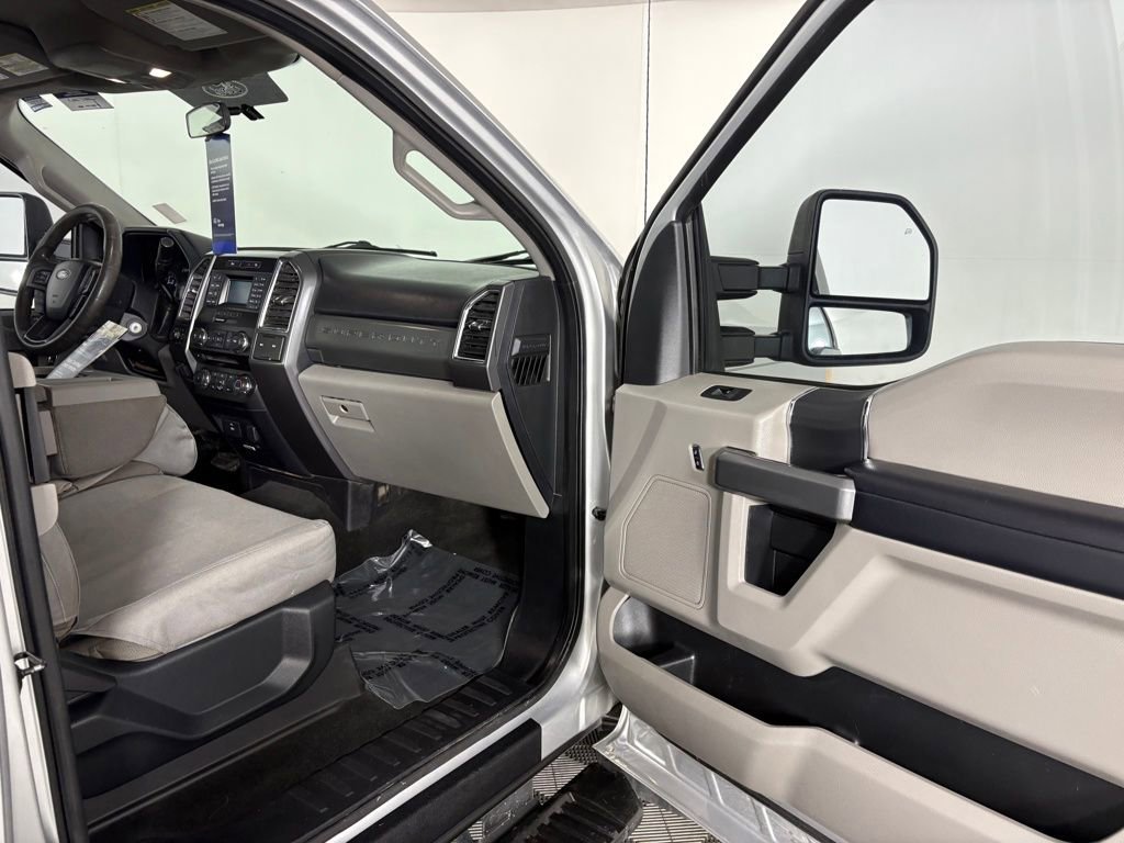 Certified 2017 Ford F250 XLT w/ FX4 Off-Road Package image 30