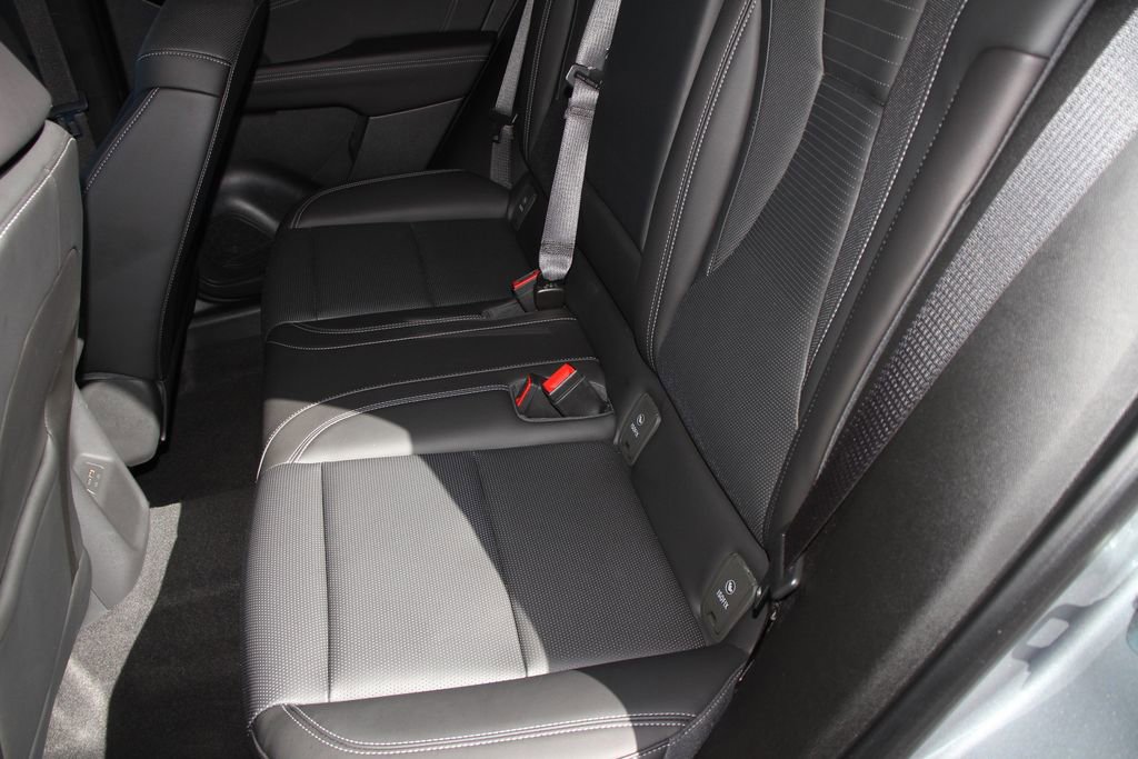 Used 2025 Buick Envision Preferred AWD/4WD image 21