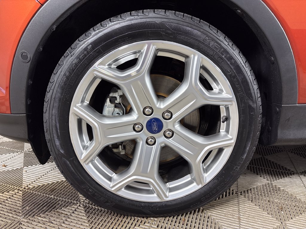 Certified 2019 Ford Escape Titanium FWD image 12