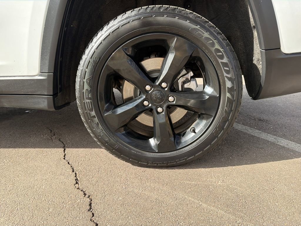 Used 2023 Jeep Grand Cherokee L Laredo image 39