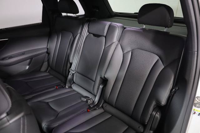 Used 2025 Audi Q7 3.0T Prestige AWD/4WD image 11