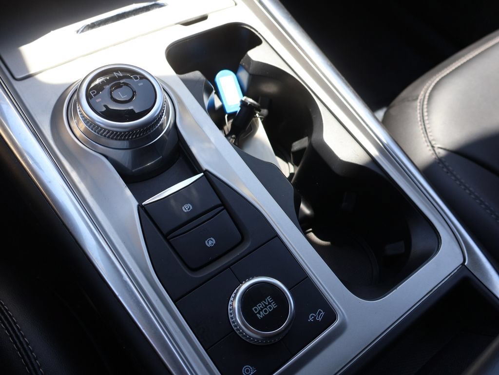 Certified 2022 Ford Explorer XLT w/ Equipment Group 202A AWD/4WD image 40
