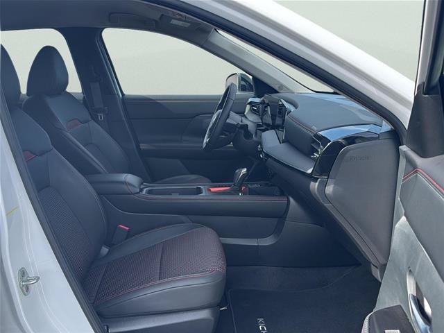 Used 2026 Nissan Kicks SR FWD image 13