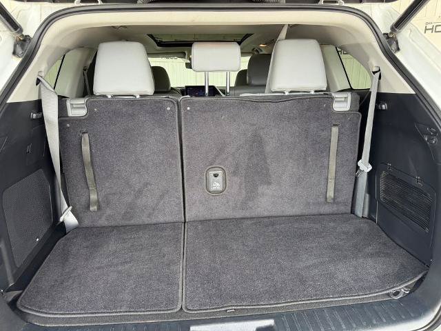Used 2023 Toyota Highlander Platinum FWD image 32