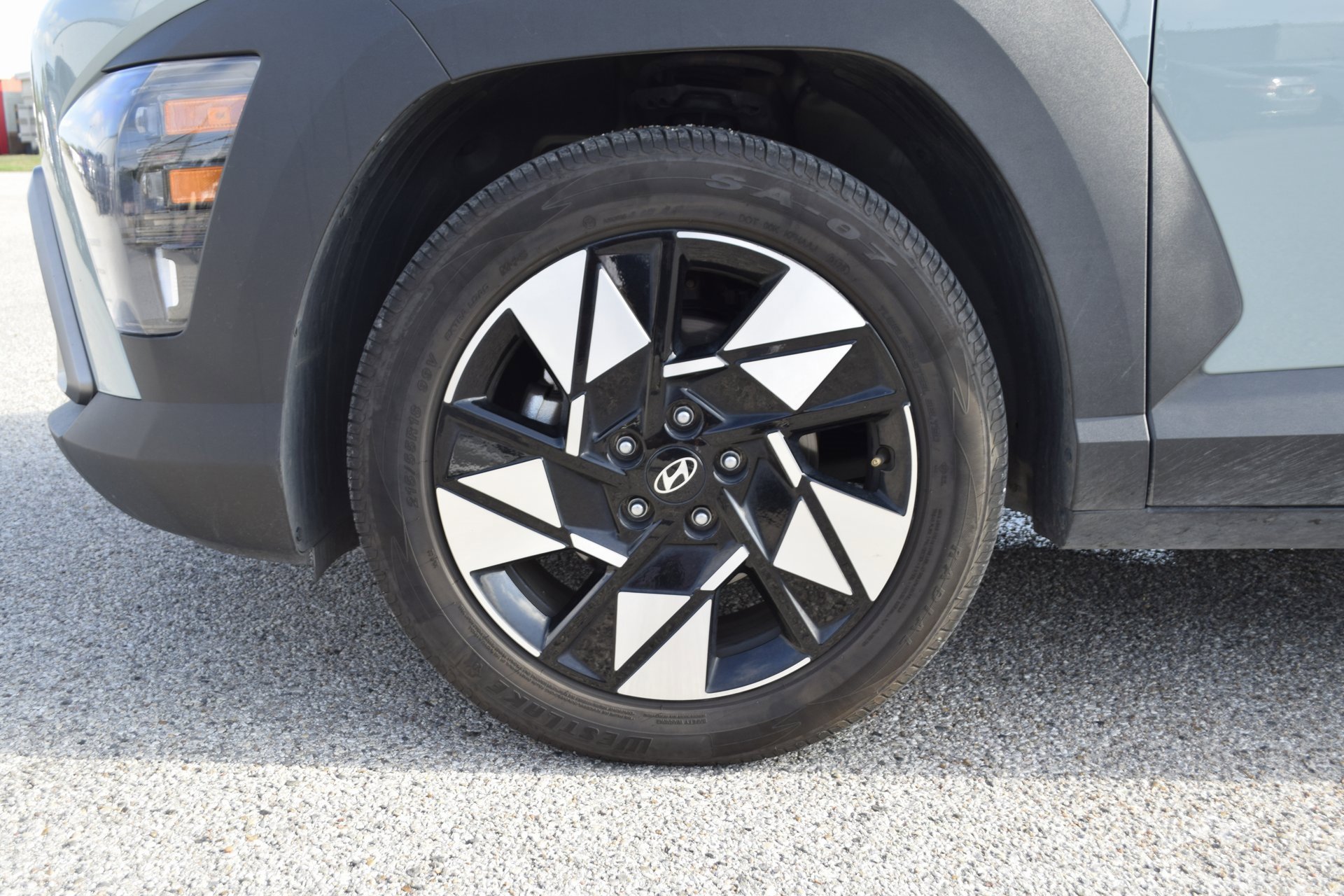 Used 2024 Hyundai Kona SEL image 25