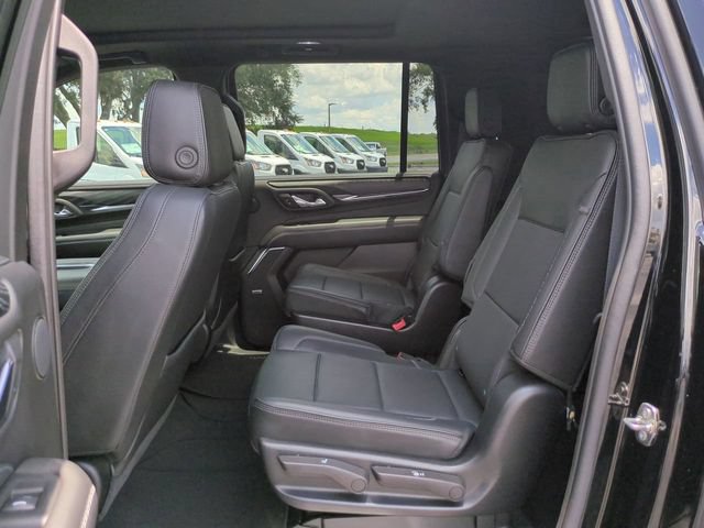 Used 2023 GMC Yukon XL Denali AWD/4WD image 16