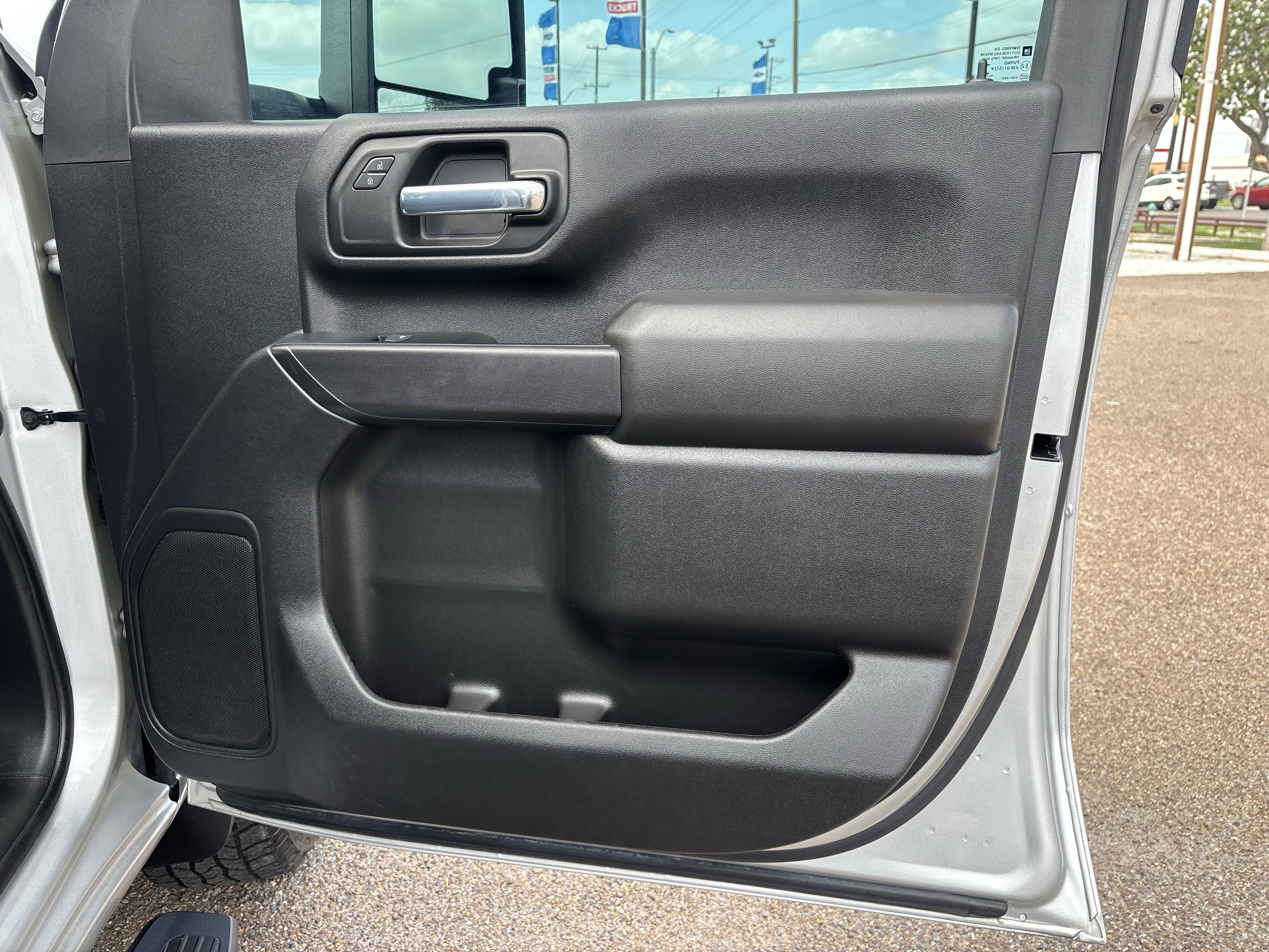 Used 2022 Chevrolet Silverado 2500 Custom w/ Custom Value Package image 21