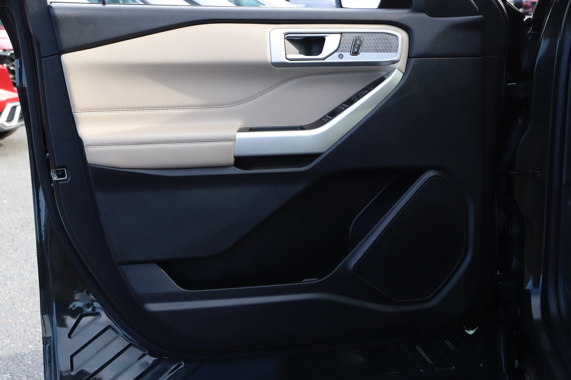 Certified 2023 Ford Explorer XLT w/ Equipment Group 202A image 16