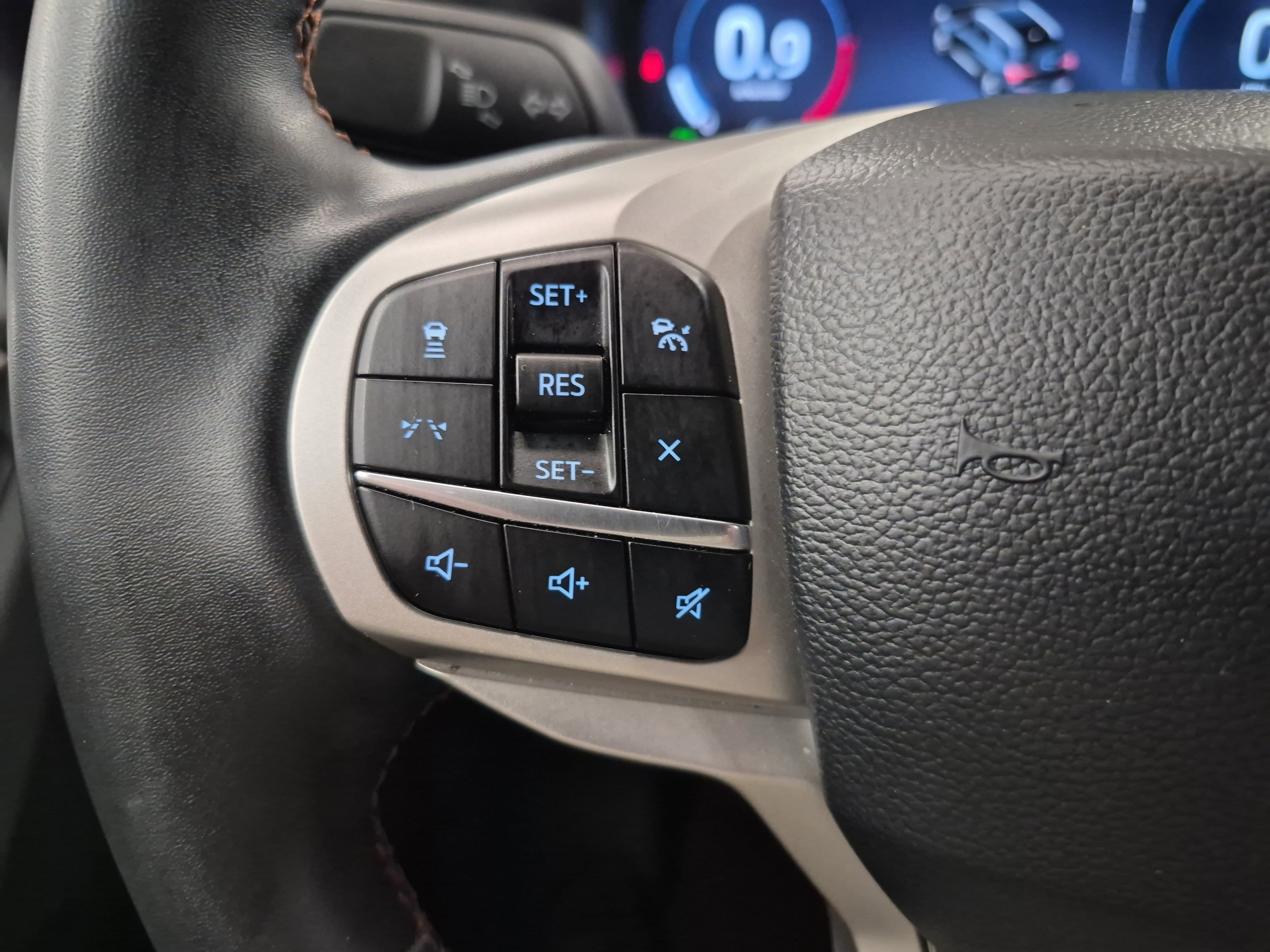 Certified 2025 Ford Explorer Active image 25