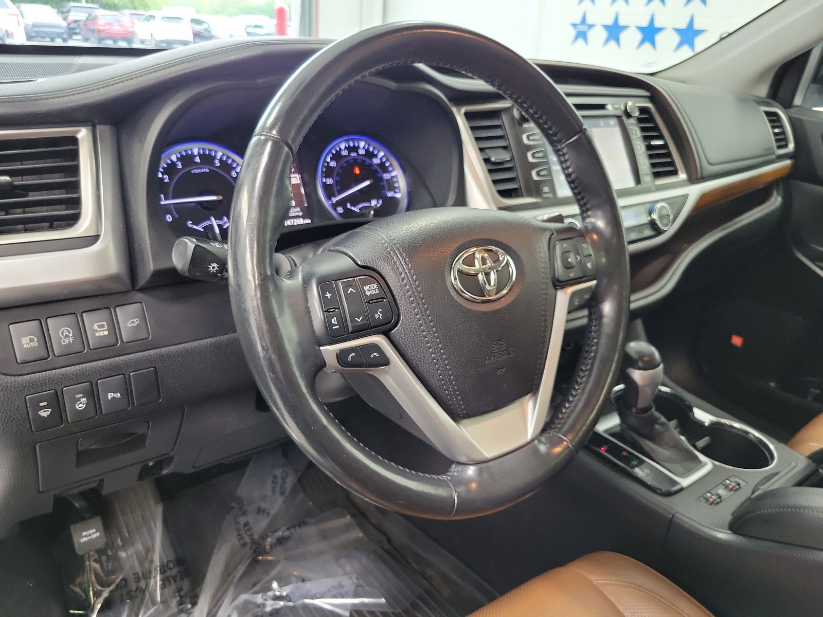 Used 2018 Toyota Highlander Limited Platinum AWD/4WD image 10