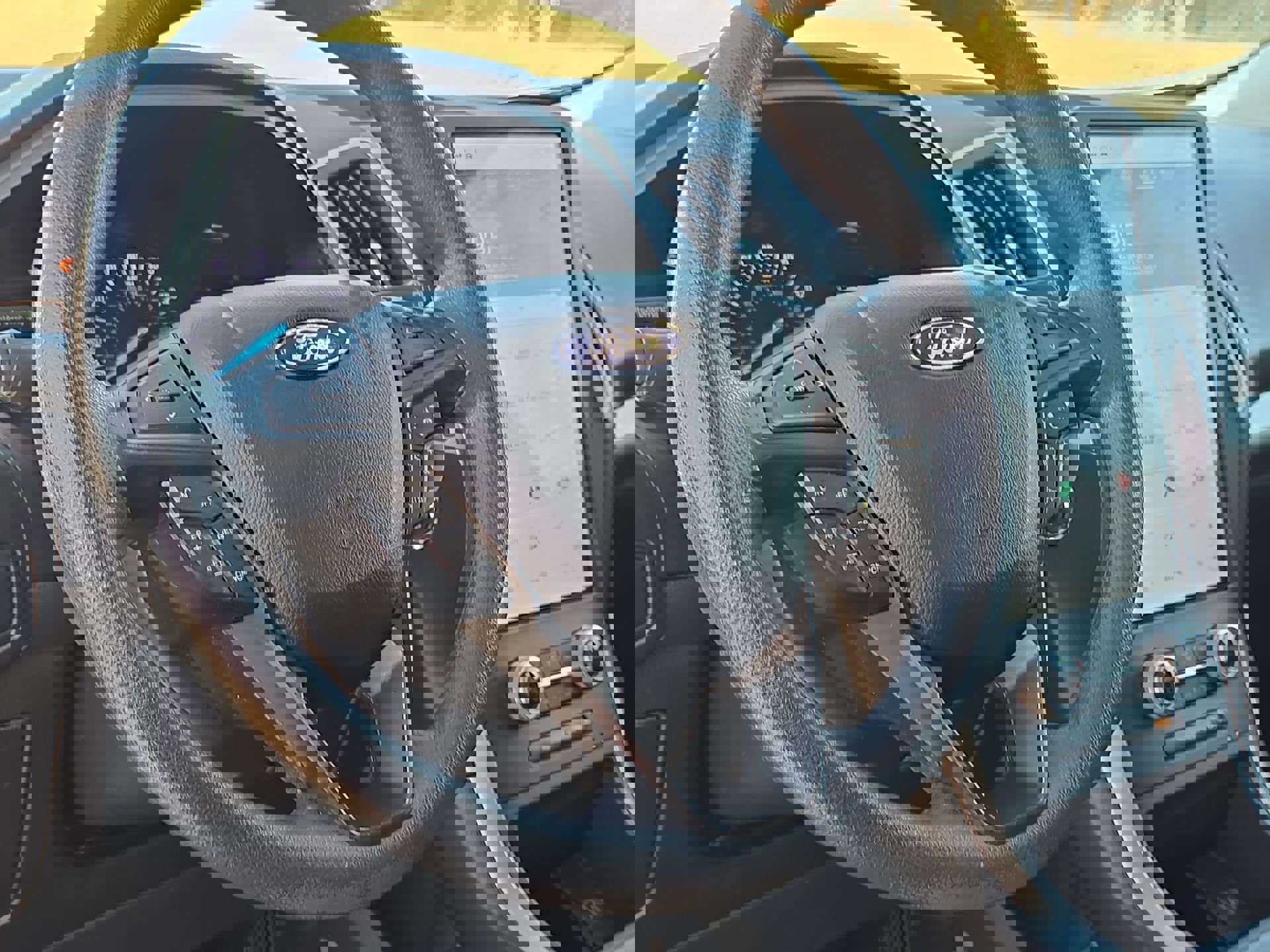 Certified 2022 Ford Edge SE image 13