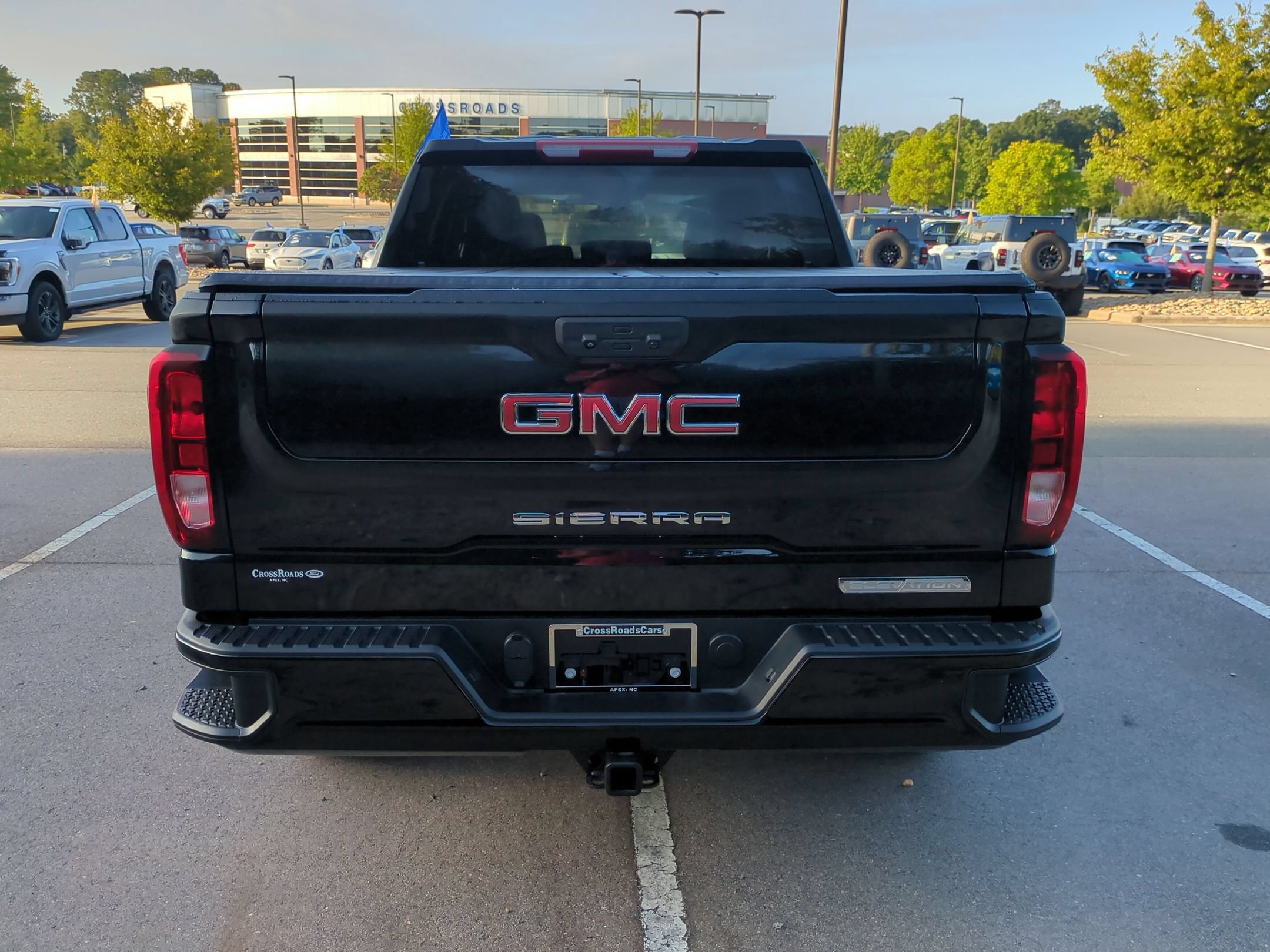 Used 2024 GMC Sierra 1500 Elevation AWD/4WD image 5