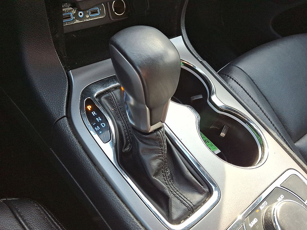 Used 2019 Jeep Grand Cherokee Laredo AWD/4WD image 41
