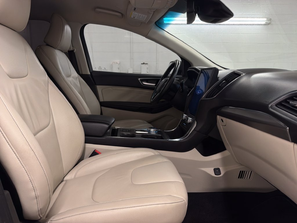Certified 2022 Ford Edge Titanium AWD/4WD image 29