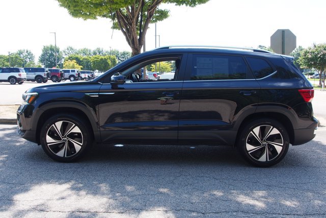 Used 2023 Volkswagen Taos SE AWD/4WD image 4