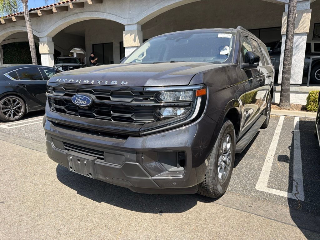 Certified 2025 Ford Expedition Max Active AWD/4WD image 3