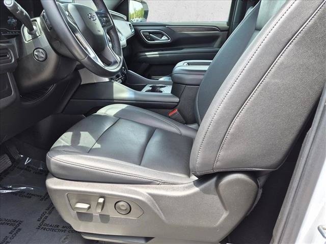 Used 2022 Chevrolet Tahoe Z71 w/ Luxury Package AWD/4WD image 16