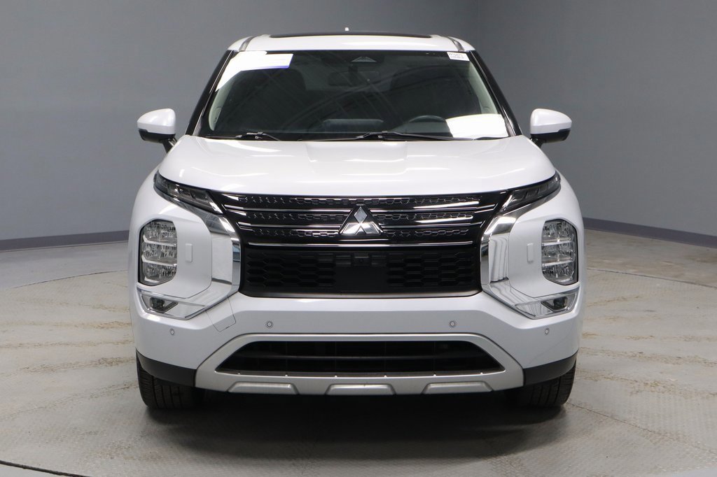 Used 2023 Mitsubishi Outlander SE image 8