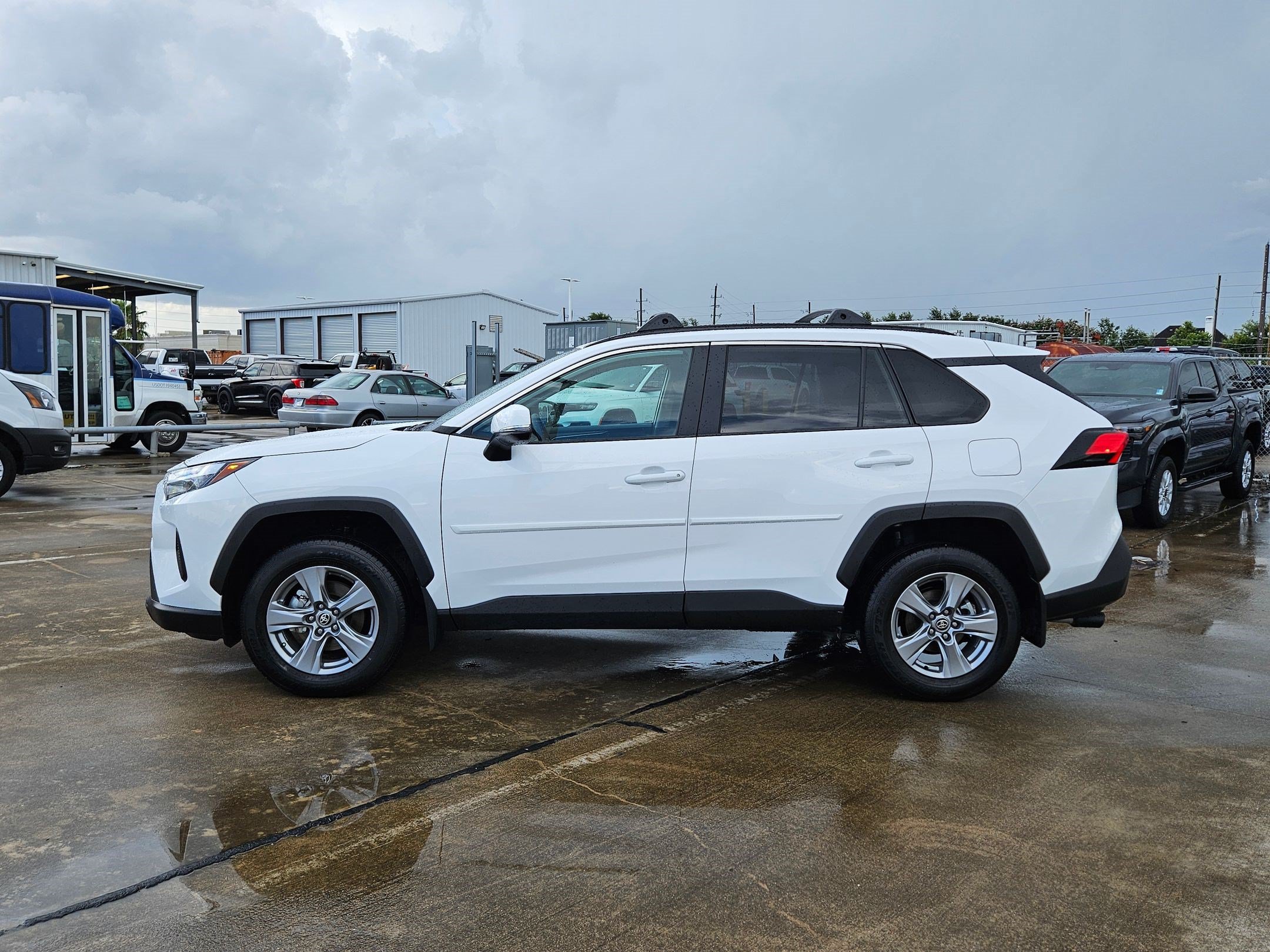 Used 2025 Toyota RAV4 XLE w/ Convenience Package FWD image 9