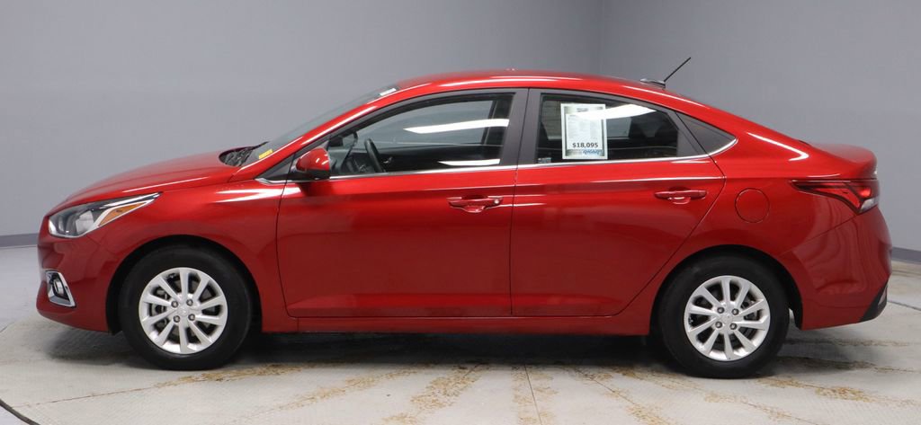 Used 2020 Hyundai Accent SEL image 2