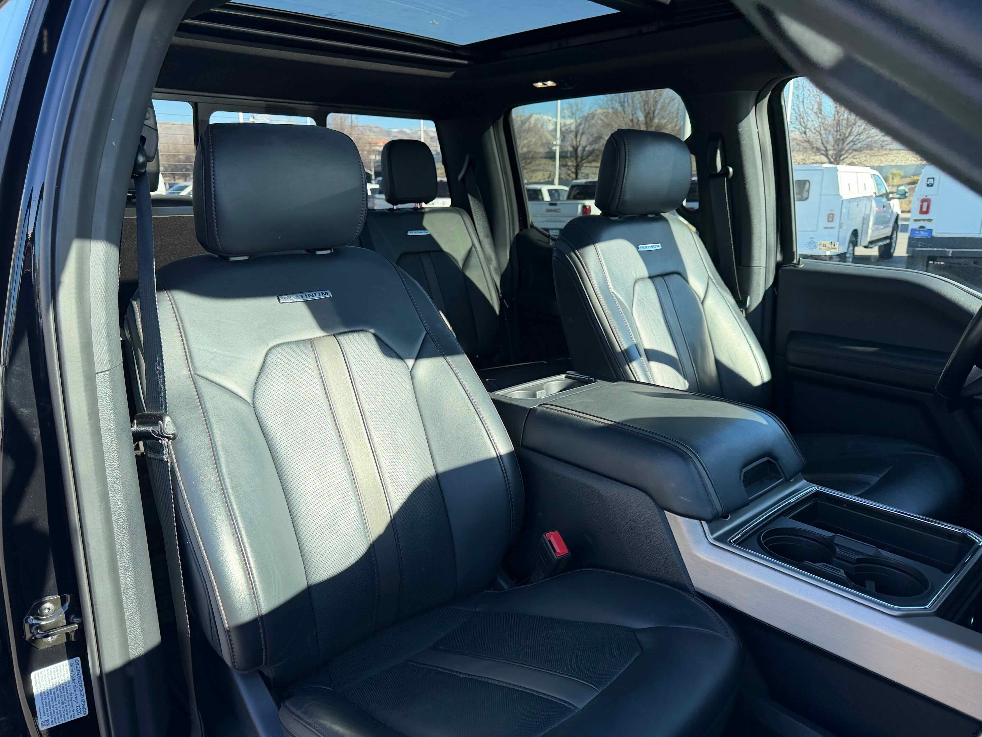 Certified 2022 Ford F350 Platinum image 31