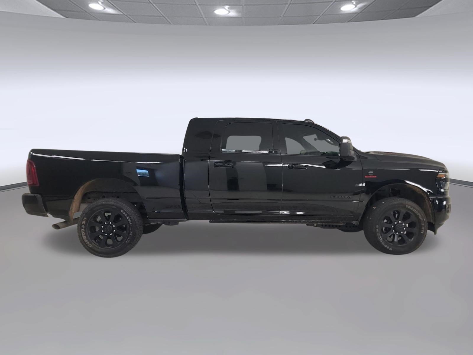 Used 2025 RAM 2500 Laramie w/ Night Edition AWD/4WD image 6