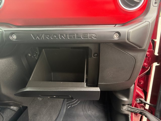 Used 2021 Jeep Wrangler Unlimited Rubicon AWD/4WD image 23