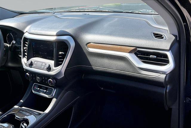 Used 2023 GMC Acadia SLE w/ LPO, Floor Liner Package FWD image 16