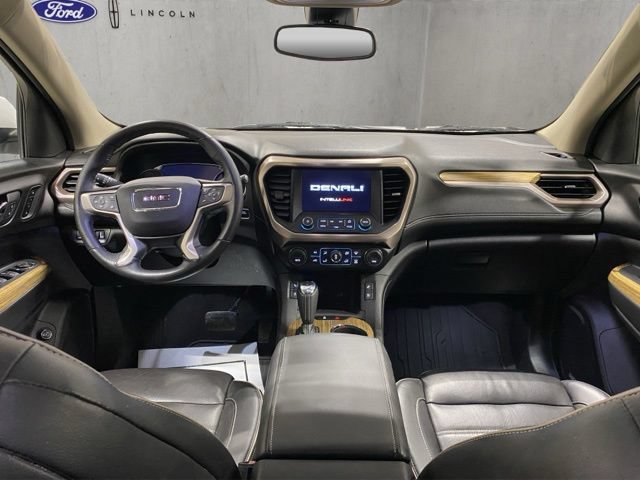 Used 2017 GMC Acadia Denali w/ Technology Package AWD/4WD image 2