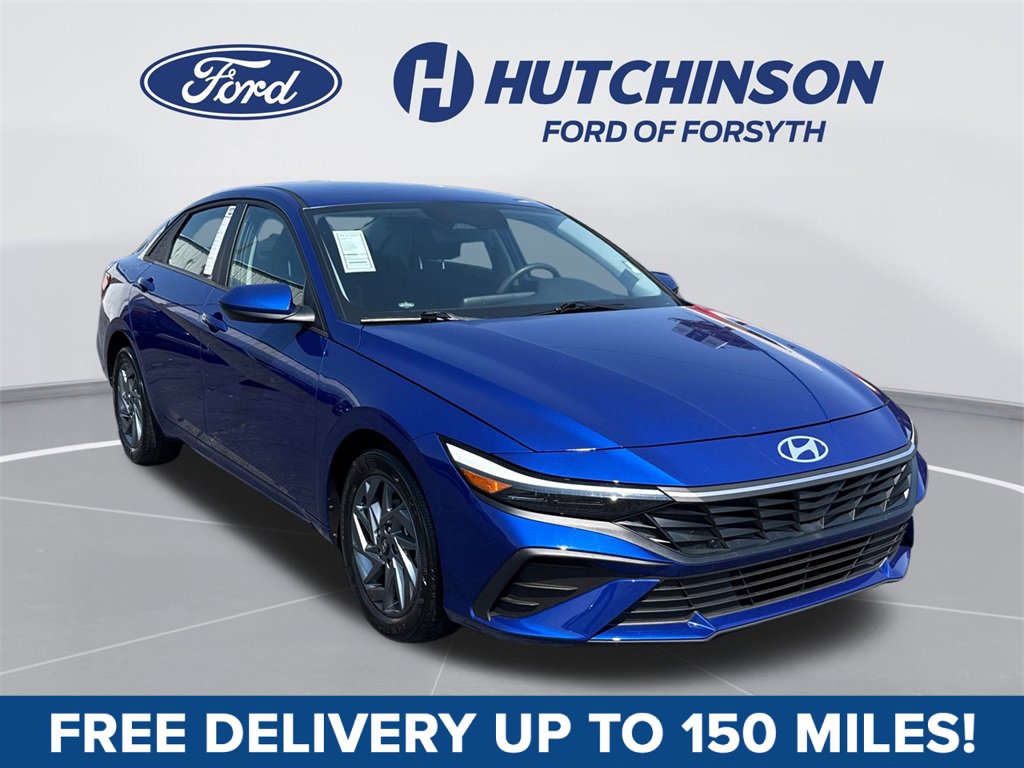 Used 2024 Hyundai Elantra SEL image 1